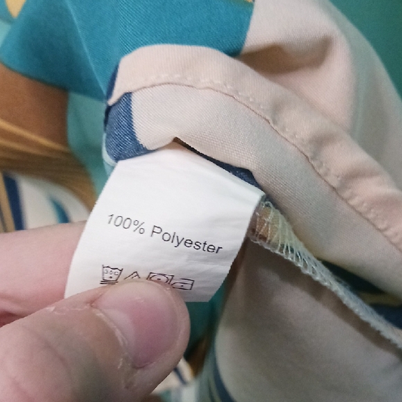 Geometric Patterned Ruffle Sleeve Top - Picture 2 of 7